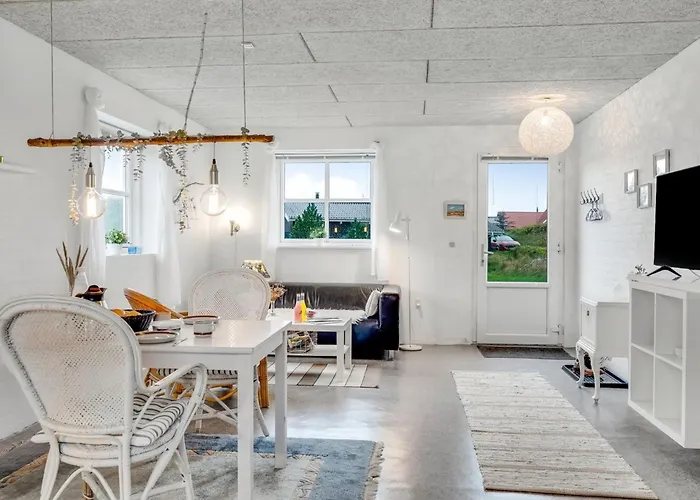 Semesterbostad Sylvana - 75m From The Sea By Interhome